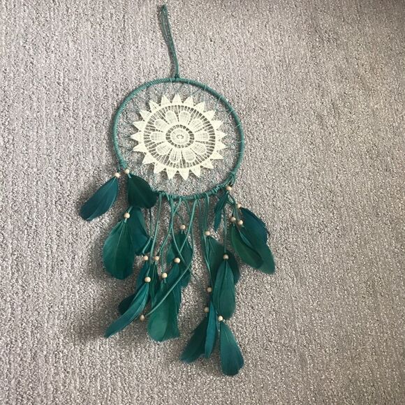 3/$15 7” diameter green feather dream catcher - Picture 7 of 7